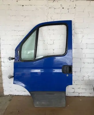 Iveco Daily 5th gen Front door
