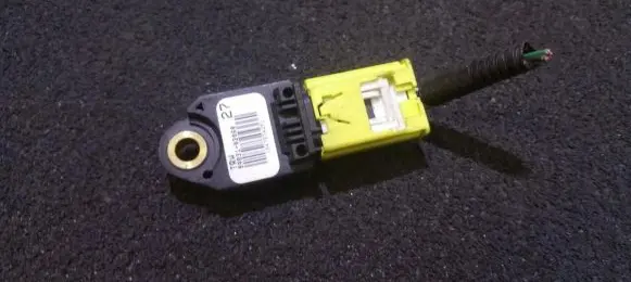 Toyota Auris 150 Airbag deployment crash/impact sensor 8983102060