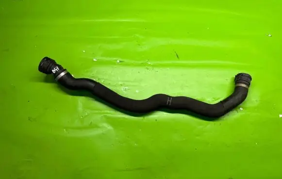 BMW 5 G30 G31 Engine coolant pipe/hose 8573233 15582814837
