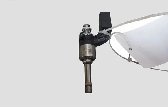 Volkswagen Golf V Fuel injector 03C906036F IHP072