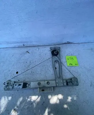 Citroen C3 Rear door manual window regulator 