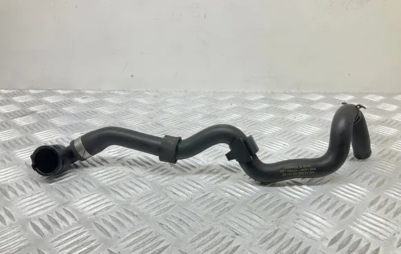 Engine coolant pipe/hose