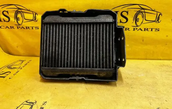 Mercedes-Benz G W461 W463 1st Gen Engine oil radiator A4635007531 A4635007631 A4635007831