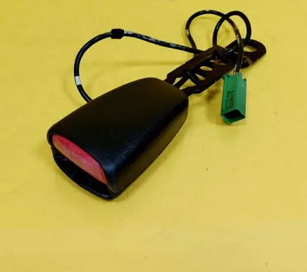 Volvo C70 Front seatbelt buckle 6013208