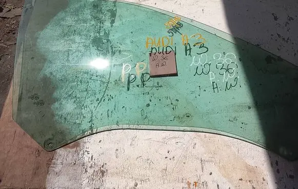 Audi A3 S3 8L Rear side window 43R001352