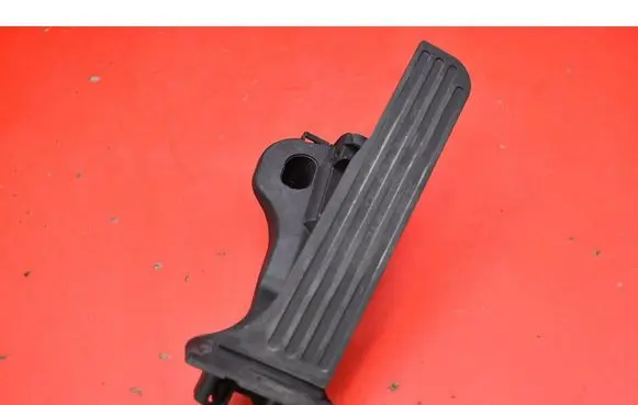 Volkswagen PASSAT CC Accelerator throttle pedal 1K1721503AL