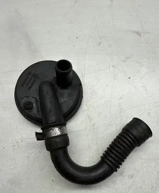 Volkswagen PASSAT B5 Breather hose/pipe 038103493A