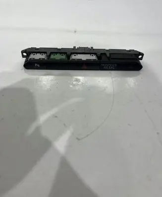 Volkswagen Arteon Hazard light switch 3G0927132A