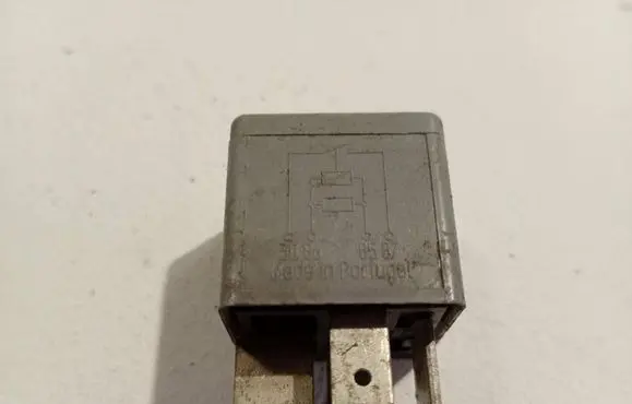 Audi A6 Allroad C5 Other relay 30868587