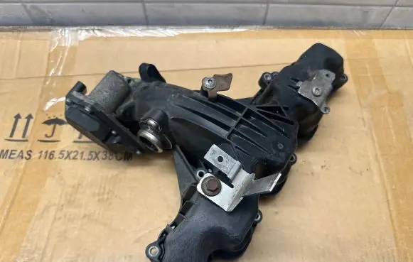 Volkswagen Amarok Intake manifold 03L129711L