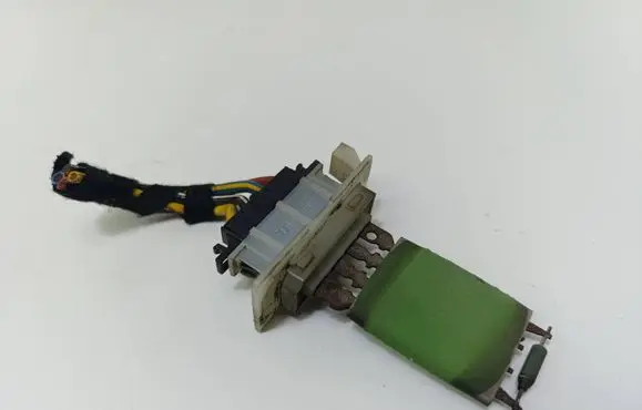 Volkswagen Caddy Heater blower motor/fan resistor 