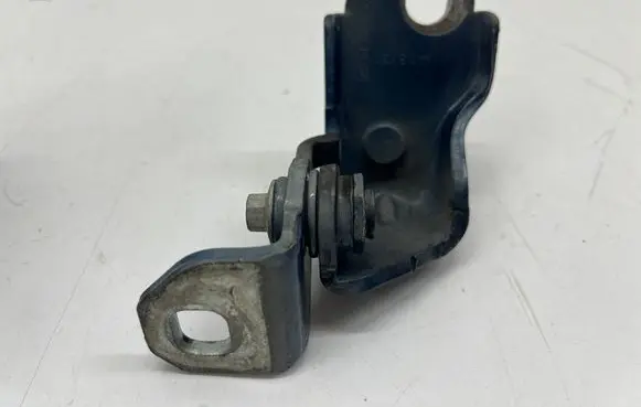 Ford Mondeo MK V Front door lower hinge DS73F22810AA