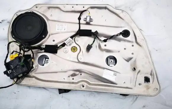 Mercedes-Benz C AMG W204 Sliding door window regulator with motor A2047201335 A2048201902