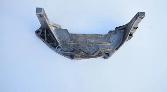 Audi A6 S6 C4 4A Engine mounting bracket 035199307E
