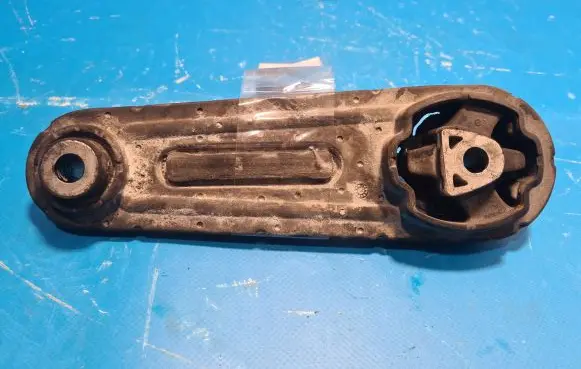 Renault Megane II Engine mount vacuum valve 