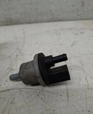 Volkswagen Caddy Valve vacuum 058133517B 2580115A