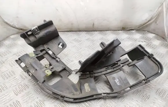 Peugeot Traveller Rear bumper mounting bracket 9813331980