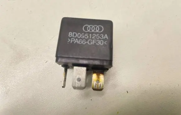 Audi A4 S4 B6 8E 8H Other relay 8D0951253A