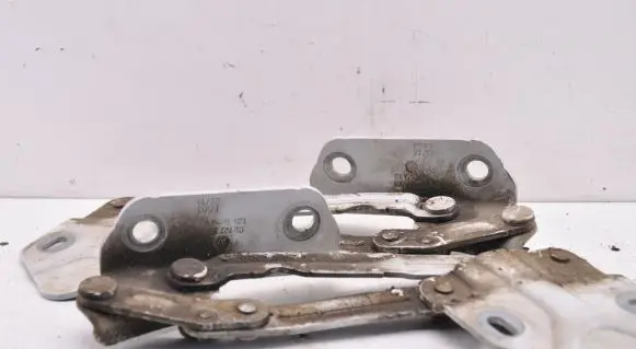 Volkswagen Caddy Engine bonnet/hood hinges 1T0823302F