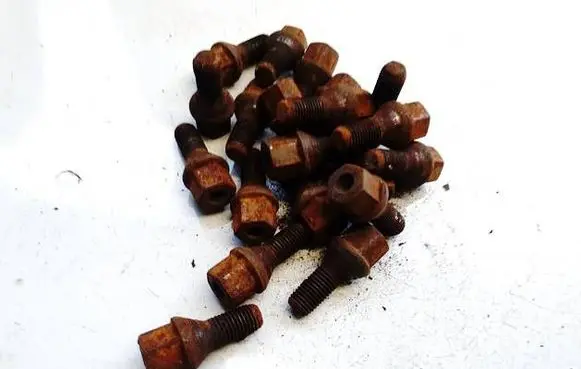 Opel Combo C Nuts/bolts 