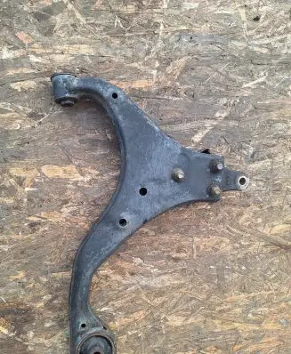 KIA Carens II Front control arm