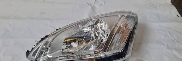 Peugeot Partner Headlight/headlamp 9806306480
