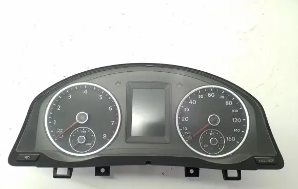 Volkswagen Tiguan Speedometer (instrument cluster) 5N0920972E