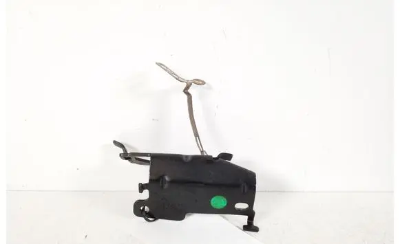 Mercedes-Benz C W205 Parcel shelf load cover mount bracket A2058605700