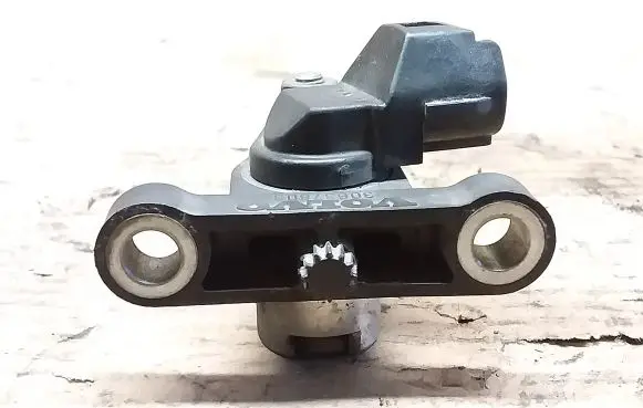Volvo V70 Crankshaft position sensor 30637803