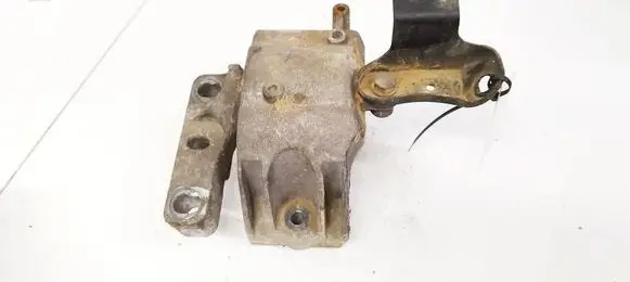 Volkswagen Golf V Engine mount bracket 1K0199262