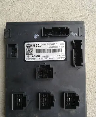 Audi A4 S4 B8 8K Comfort/convenience module 8K0907063P 10025001 F005V00851