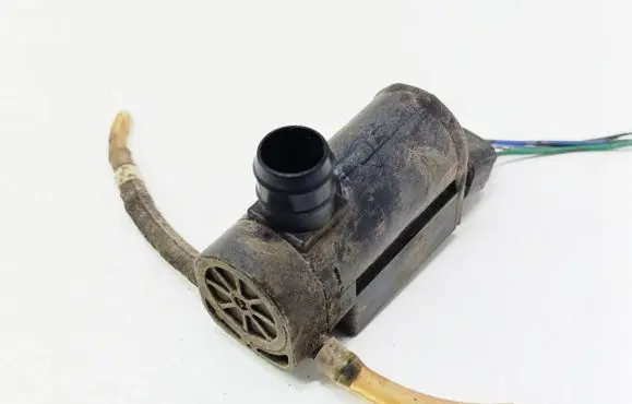 Toyota Yaris Windscreen/windshield washer pump