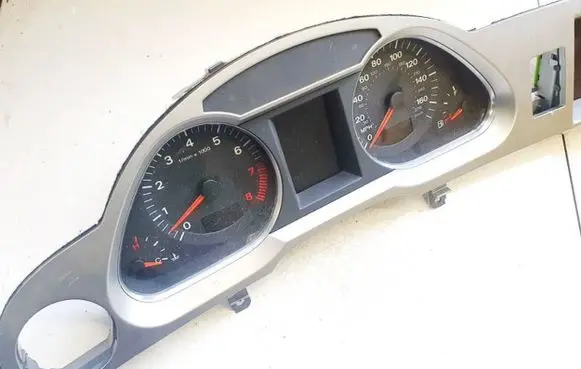 Audi A6 S6 C6 4F Speedometer (instrument cluster) 5550007301 5j-523g6g