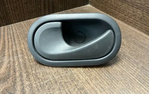 Opel Movano B Front door interior handle 21030310579