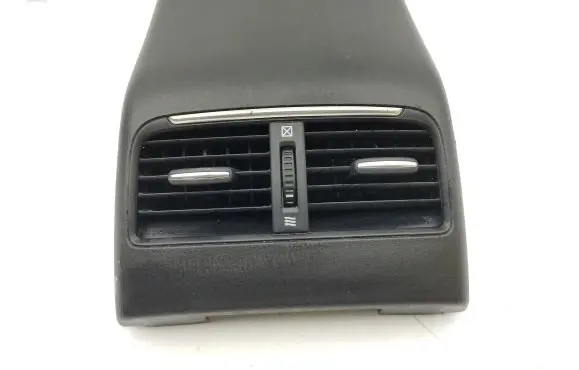 Rear air vent grill