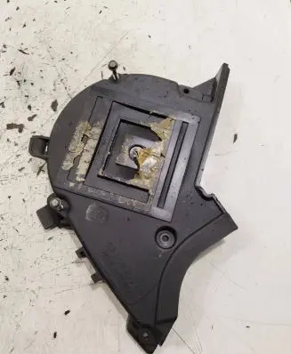Ford Focus Timing belt guard (cover) 9651560180