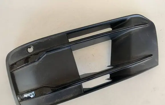 Audi Q7 4M Front bumper lower grill 4M0807681Q 4M0807681R 4M0807681T