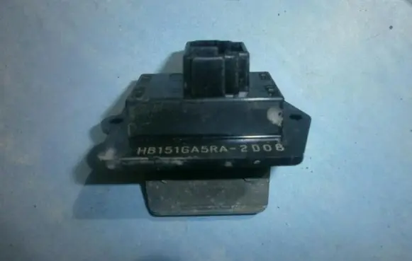 Mazda 626 Heater blower motor/fan resistor HB151GA5RA 2d08