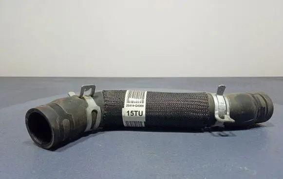 Hyundai i30 Engine coolant pipe/hose 25414-G4300