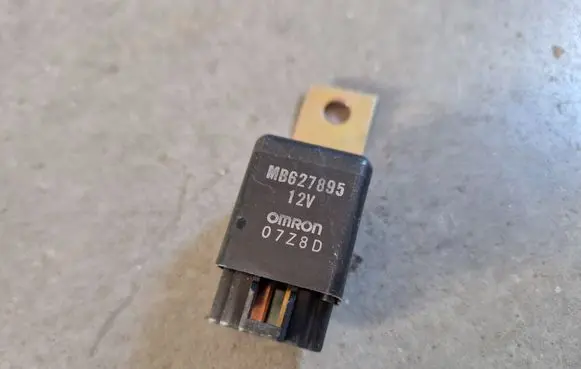 Mitsubishi Pajero Sport I Other relay MB627895