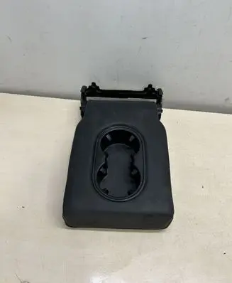 Volkswagen Touareg II Rear seat armrest 7P6885081N