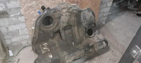 Volvo XC70 Fuel tank 8671611 8671606