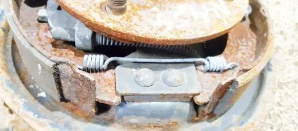 Nissan Primera Handbrake/parking brake pads 