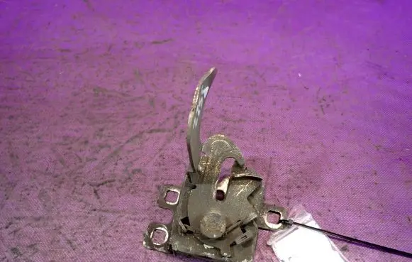 Engine bonnet/hood lock/catch