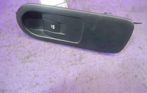 Renault Scenic II - Grand scenic II Quarter vent window switch 156013740