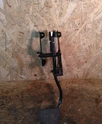 Volvo S60 Brake pedal 8622064 00W302