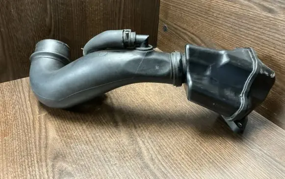 Intake resonator