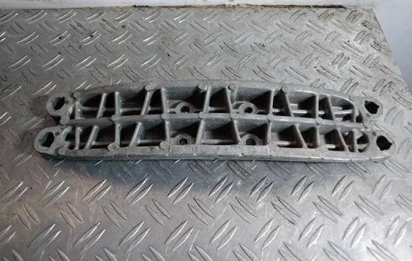 Lexus IS III XE30 Gearbox mounting bracket 