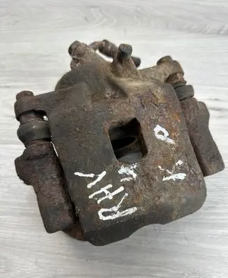Toyota RAV 4 (XA20) Front brake caliper