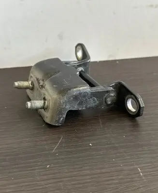 Nissan Leaf I (ZE0) Rear door upper hinge A047742